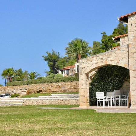 Stigmes Villas & Suites Nea Skioni Bagian luar foto