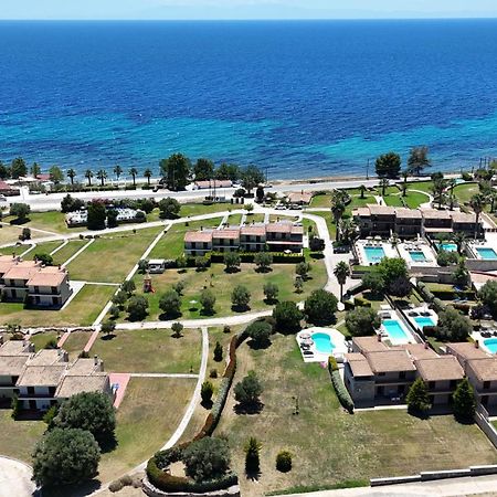 Stigmes Villas & Suites Nea Skioni Bagian luar foto