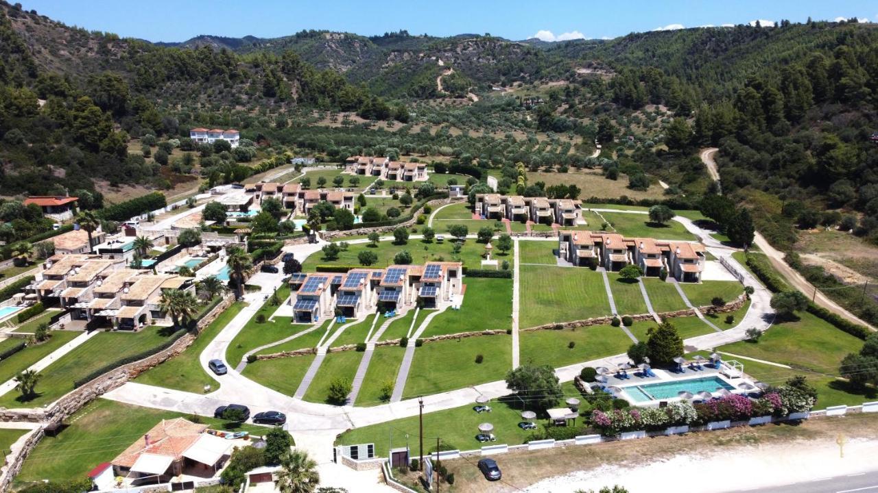 Stigmes Villas & Suites Nea Skioni Bagian luar foto