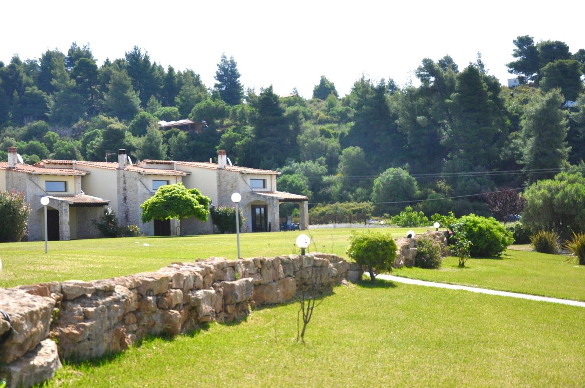Stigmes Villas & Suites Nea Skioni Bagian luar foto