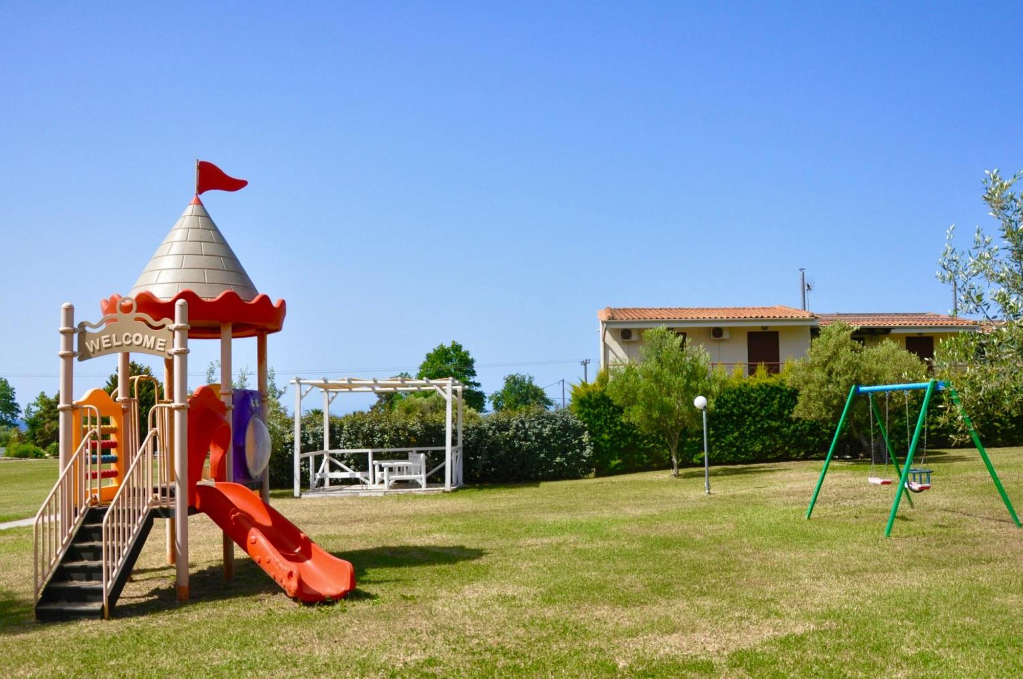 Stigmes Villas & Suites Nea Skioni Bagian luar foto