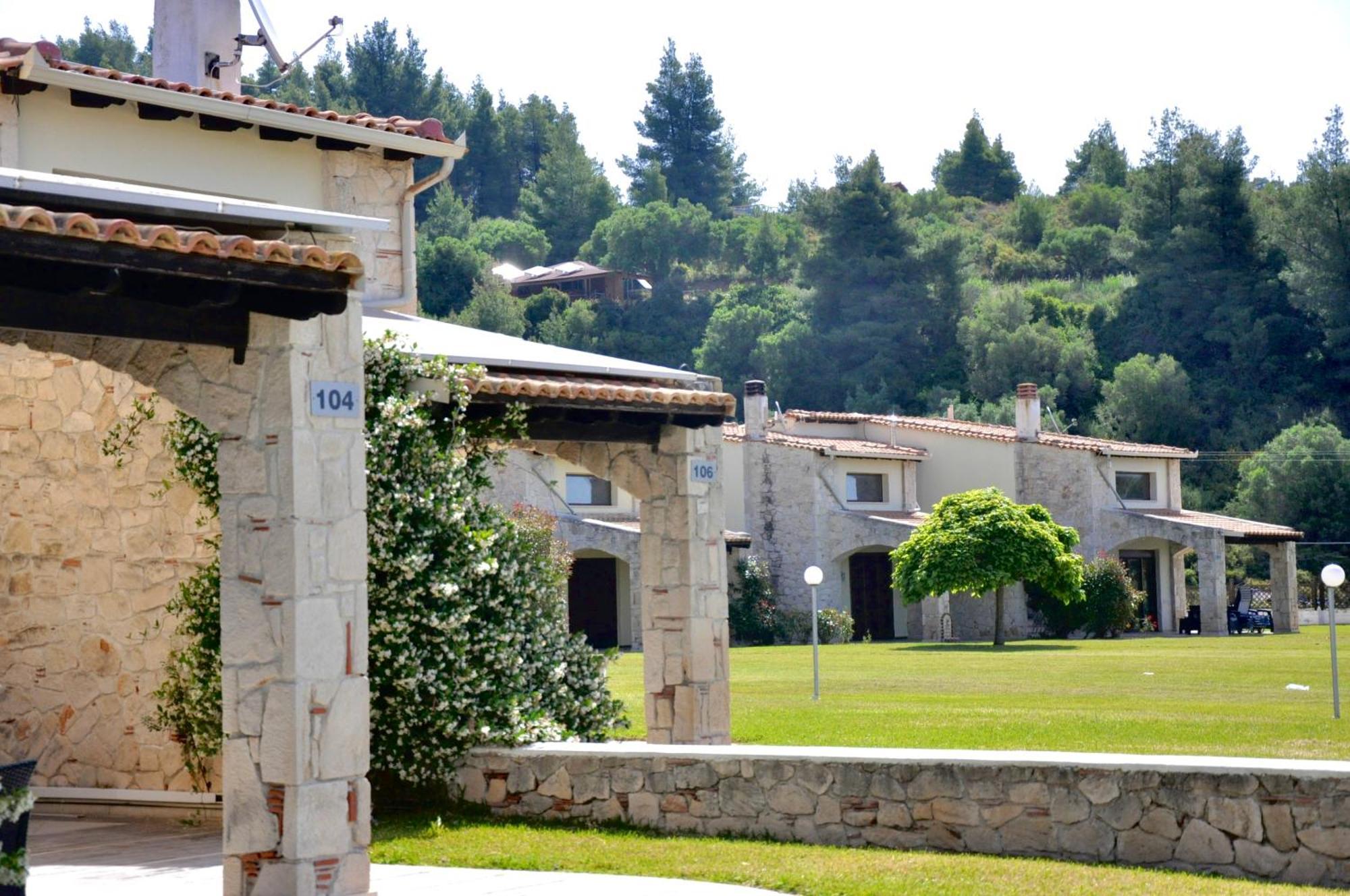 Stigmes Villas & Suites Nea Skioni Bagian luar foto