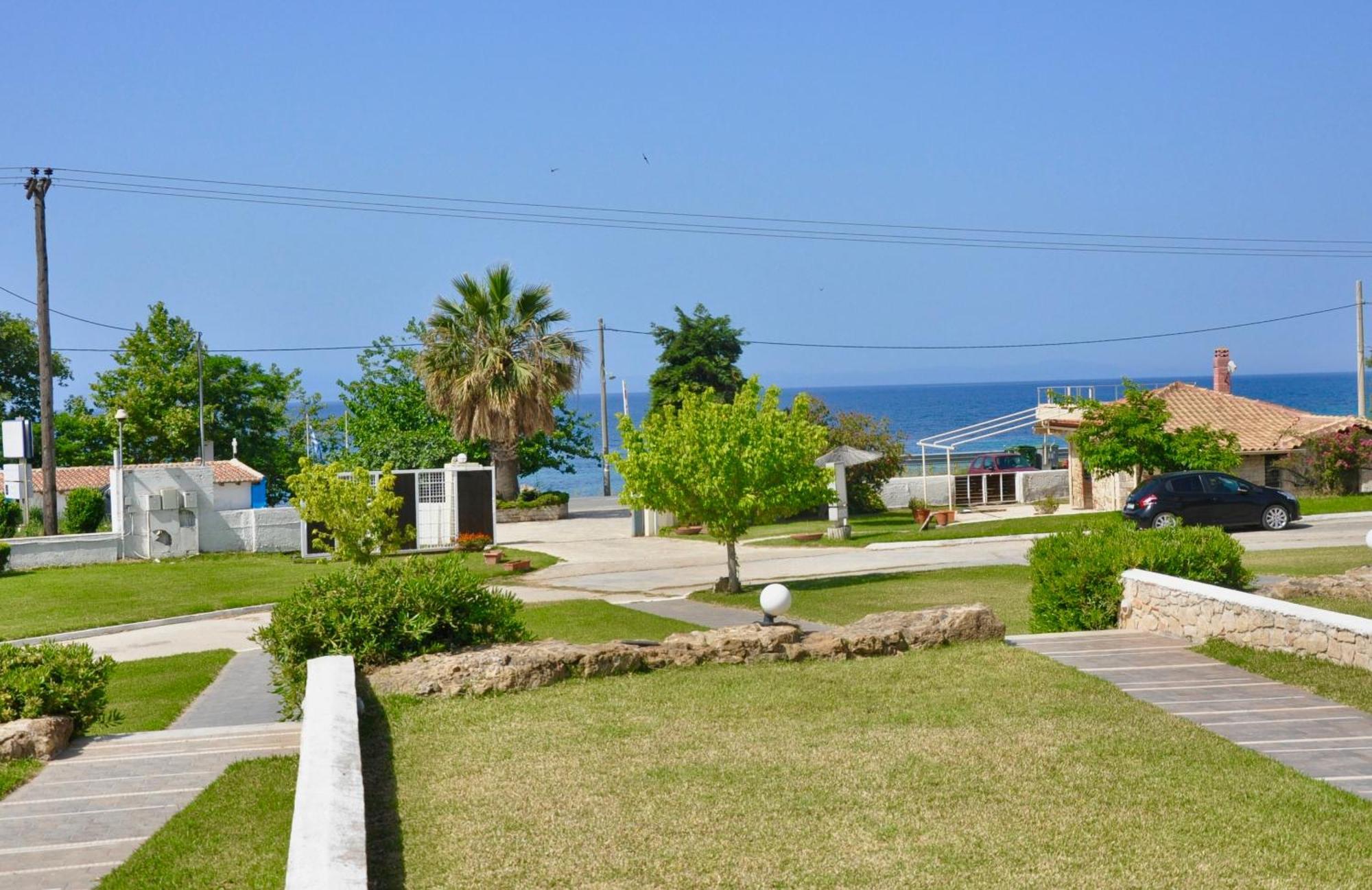 Stigmes Villas & Suites Nea Skioni Bagian luar foto