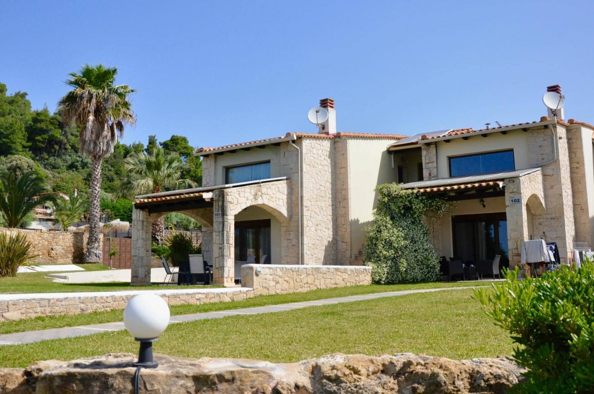 Stigmes Villas & Suites Nea Skioni Bagian luar foto