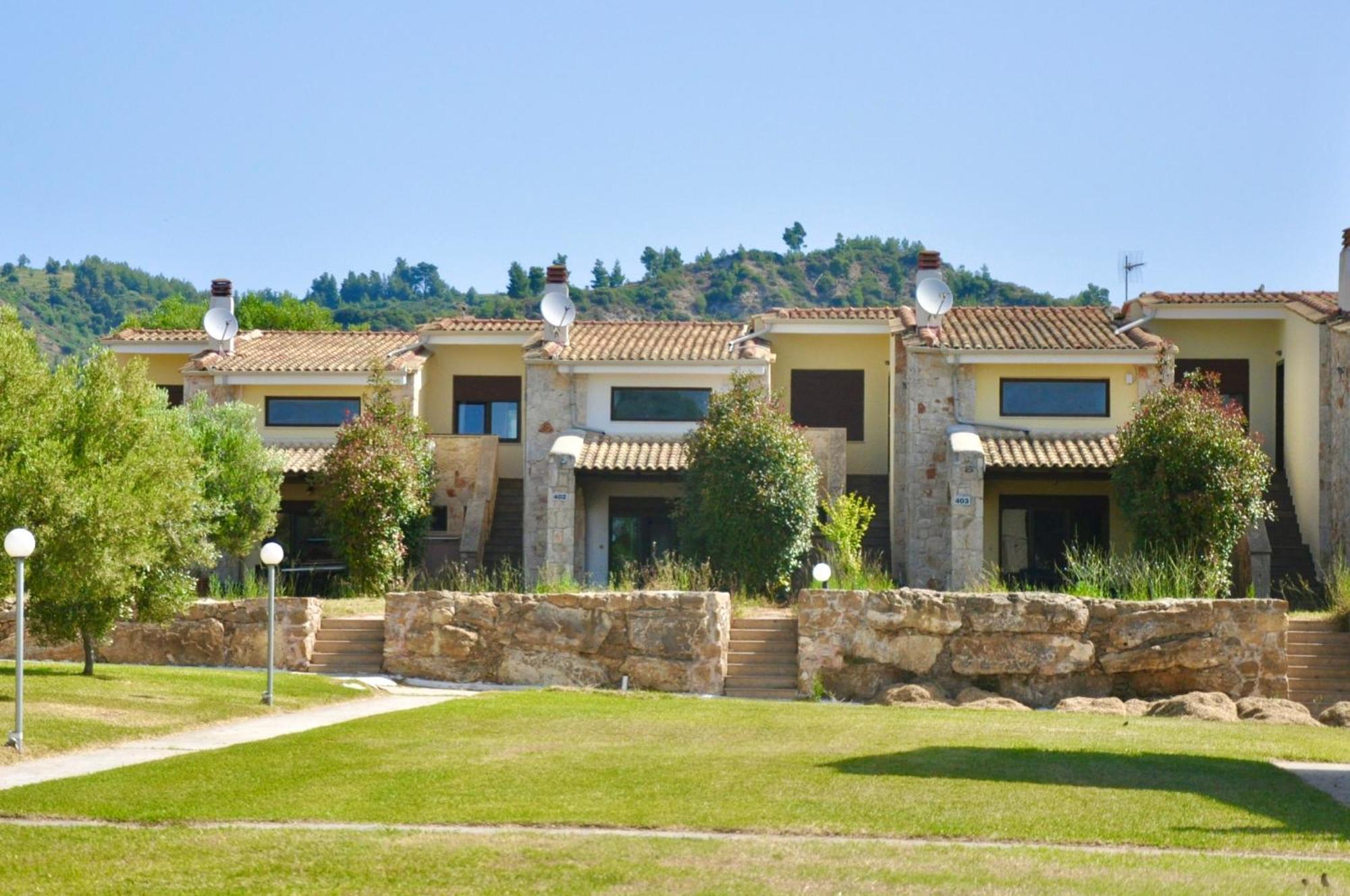 Stigmes Villas & Suites Nea Skioni Bagian luar foto