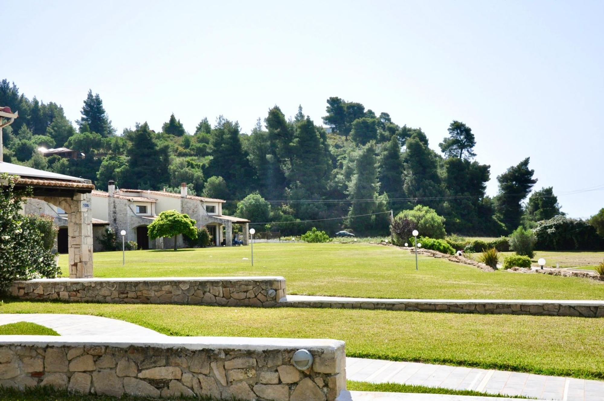 Stigmes Villas & Suites Nea Skioni Bagian luar foto