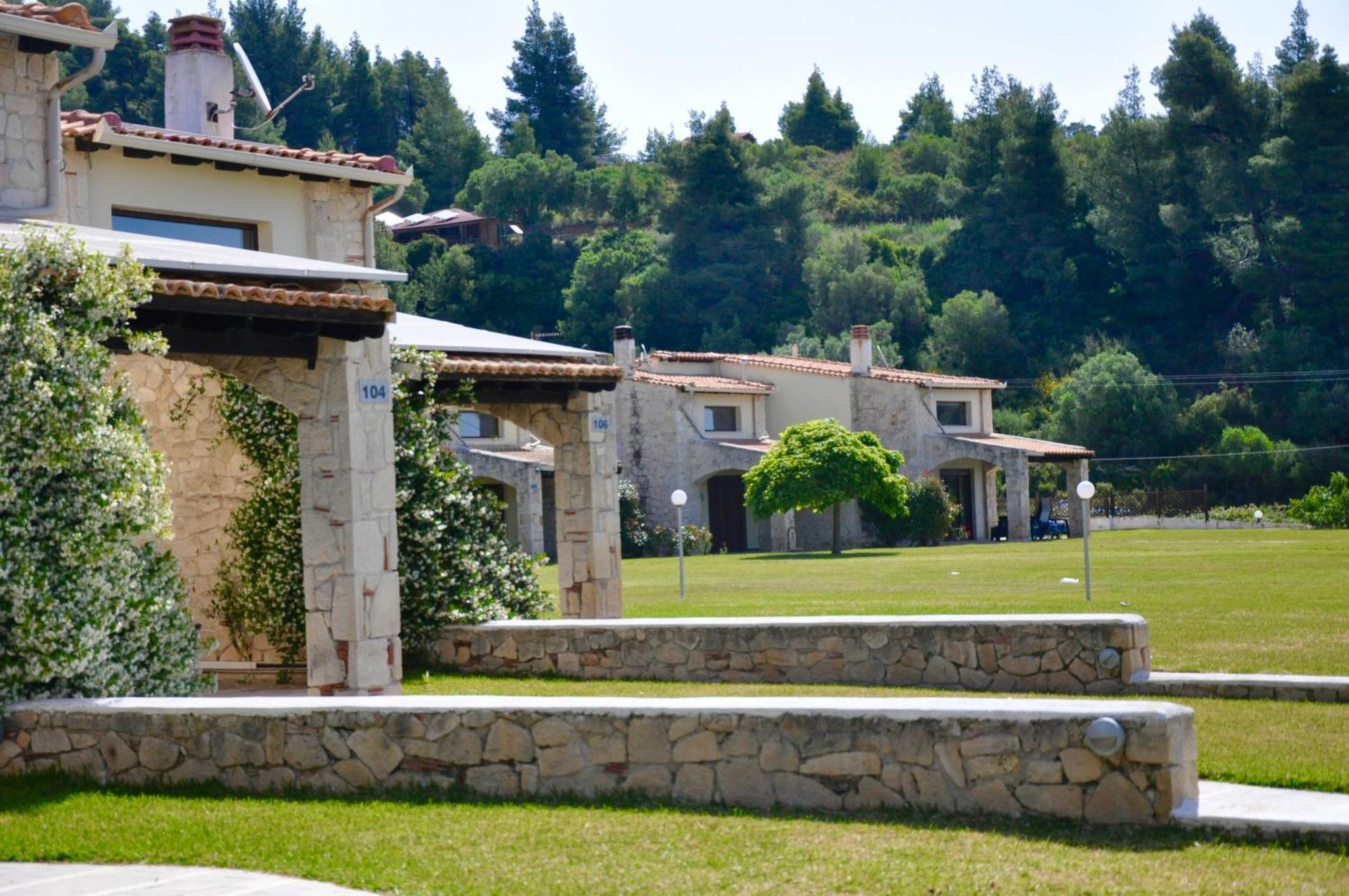 Stigmes Villas & Suites Nea Skioni Bagian luar foto