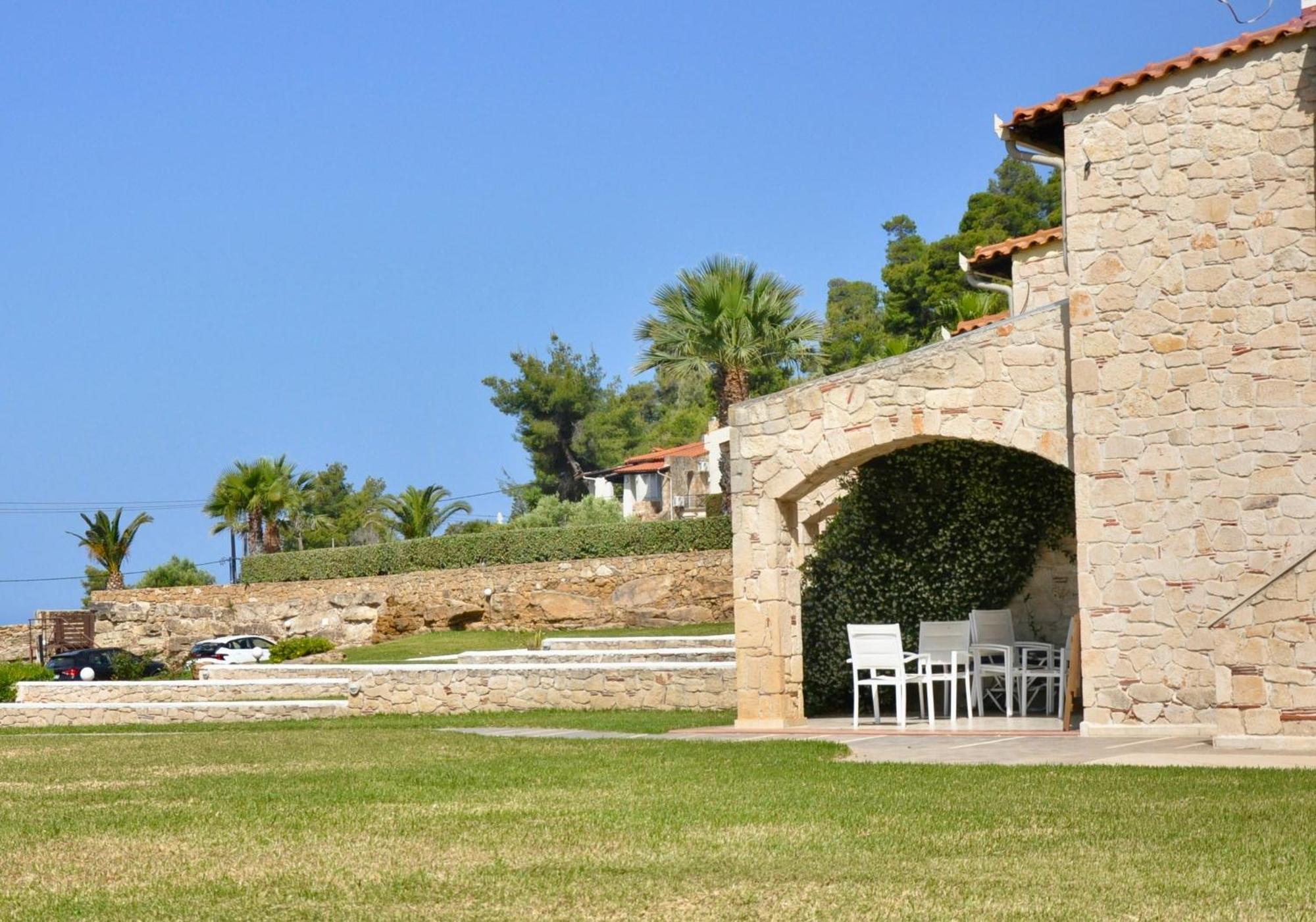 Stigmes Villas & Suites Nea Skioni Bagian luar foto