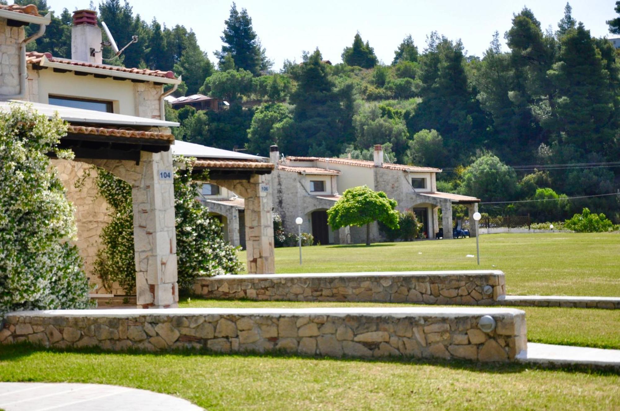 Stigmes Villas & Suites Nea Skioni Bagian luar foto