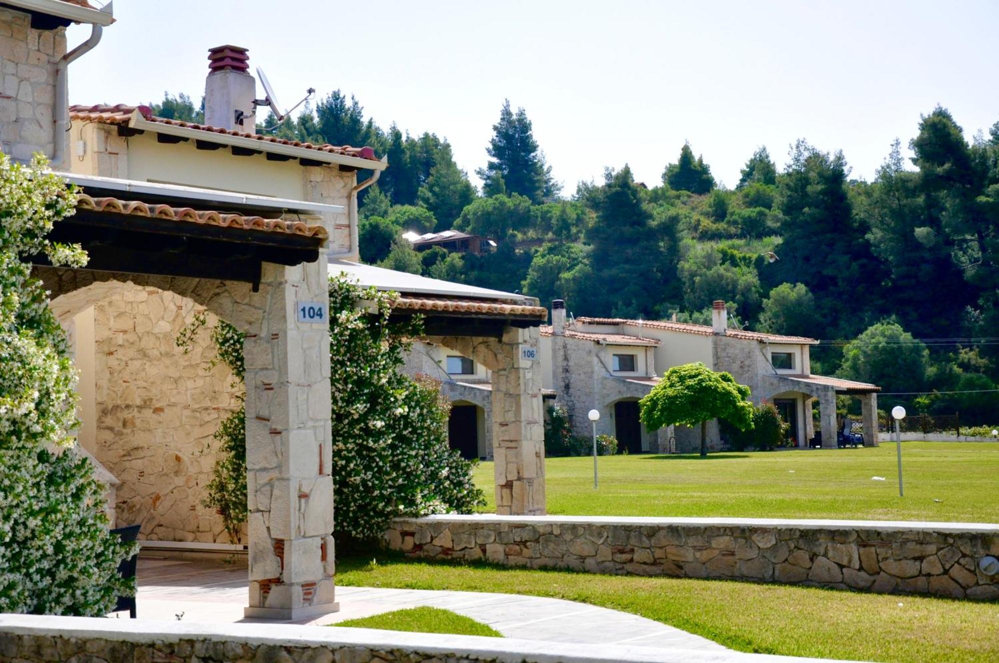 Stigmes Villas & Suites Nea Skioni Bagian luar foto