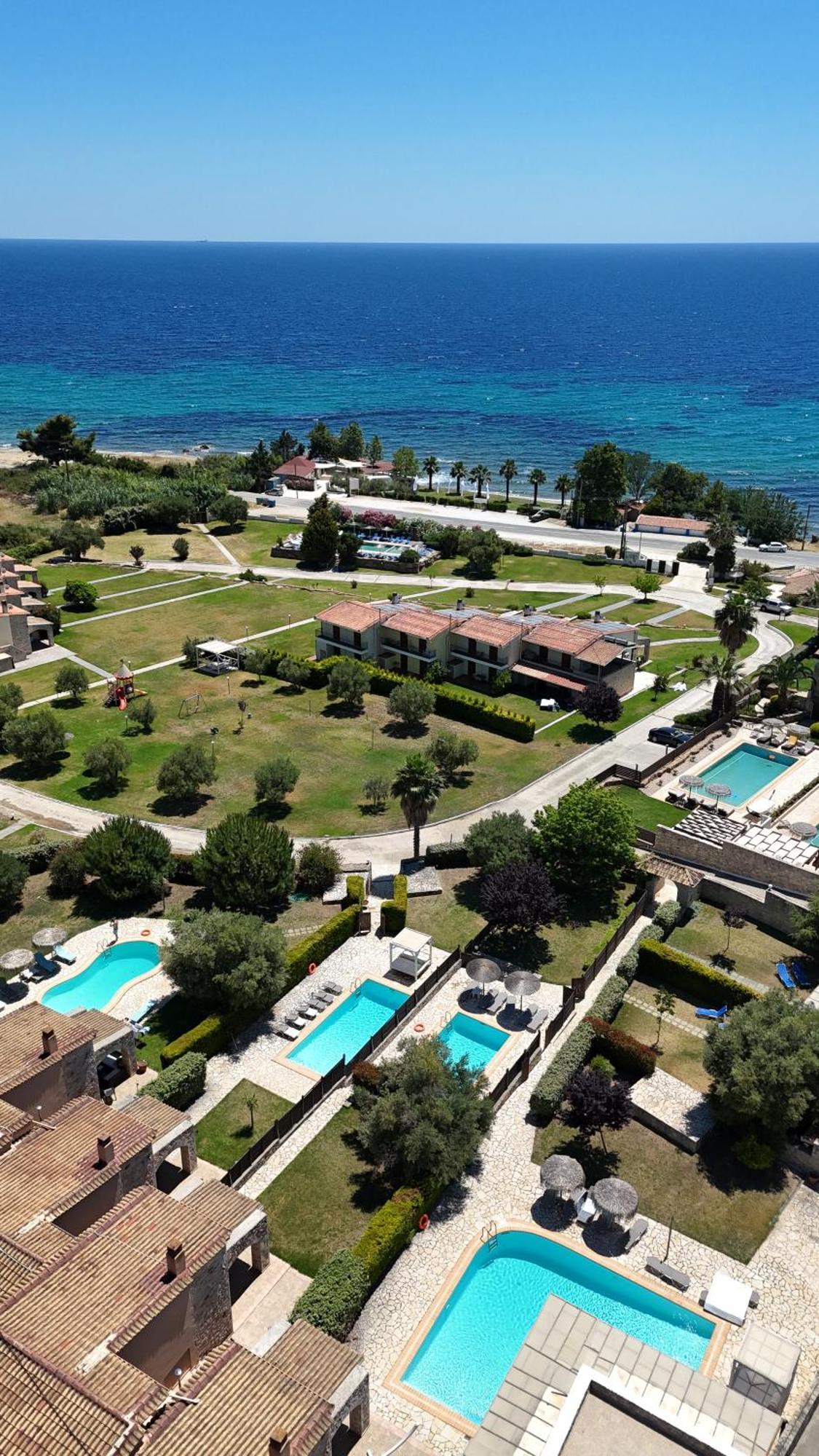 Stigmes Villas & Suites Nea Skioni Bagian luar foto