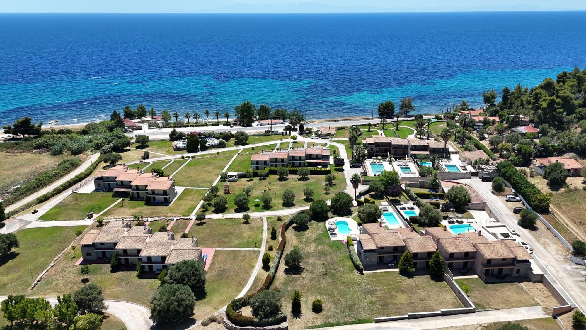 Stigmes Villas & Suites Nea Skioni Bagian luar foto